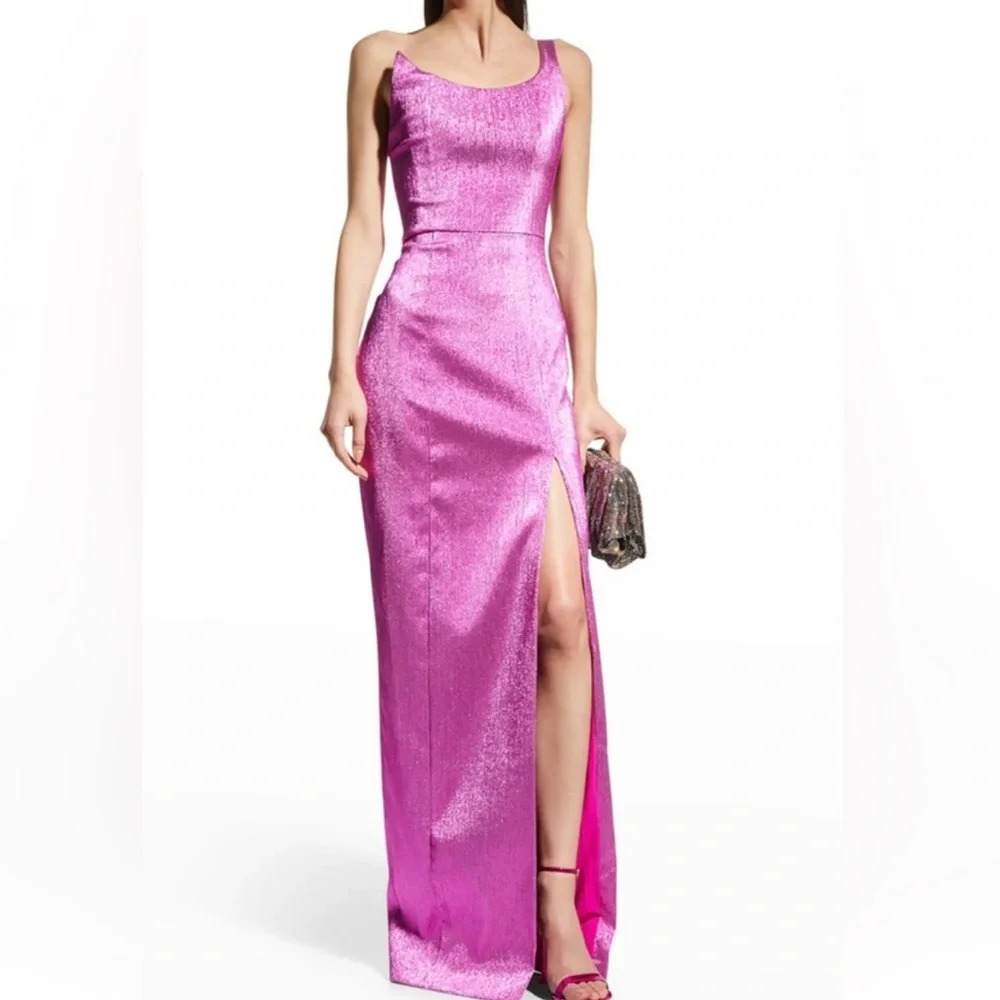 Black Halo Spice Gown, RTR - Picture 2 of 10
